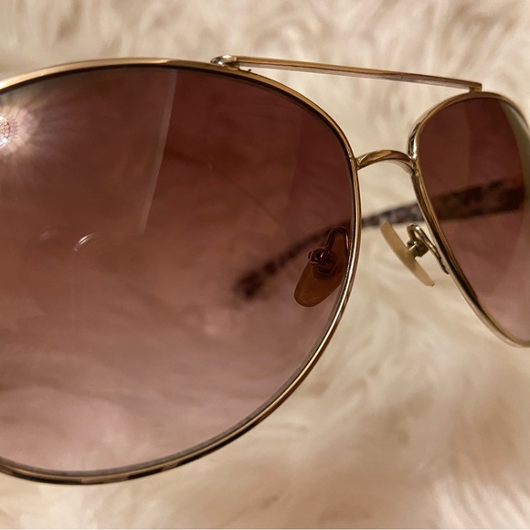 Foster Grant | Aviator Sun Glasses - Picture 1 of 8